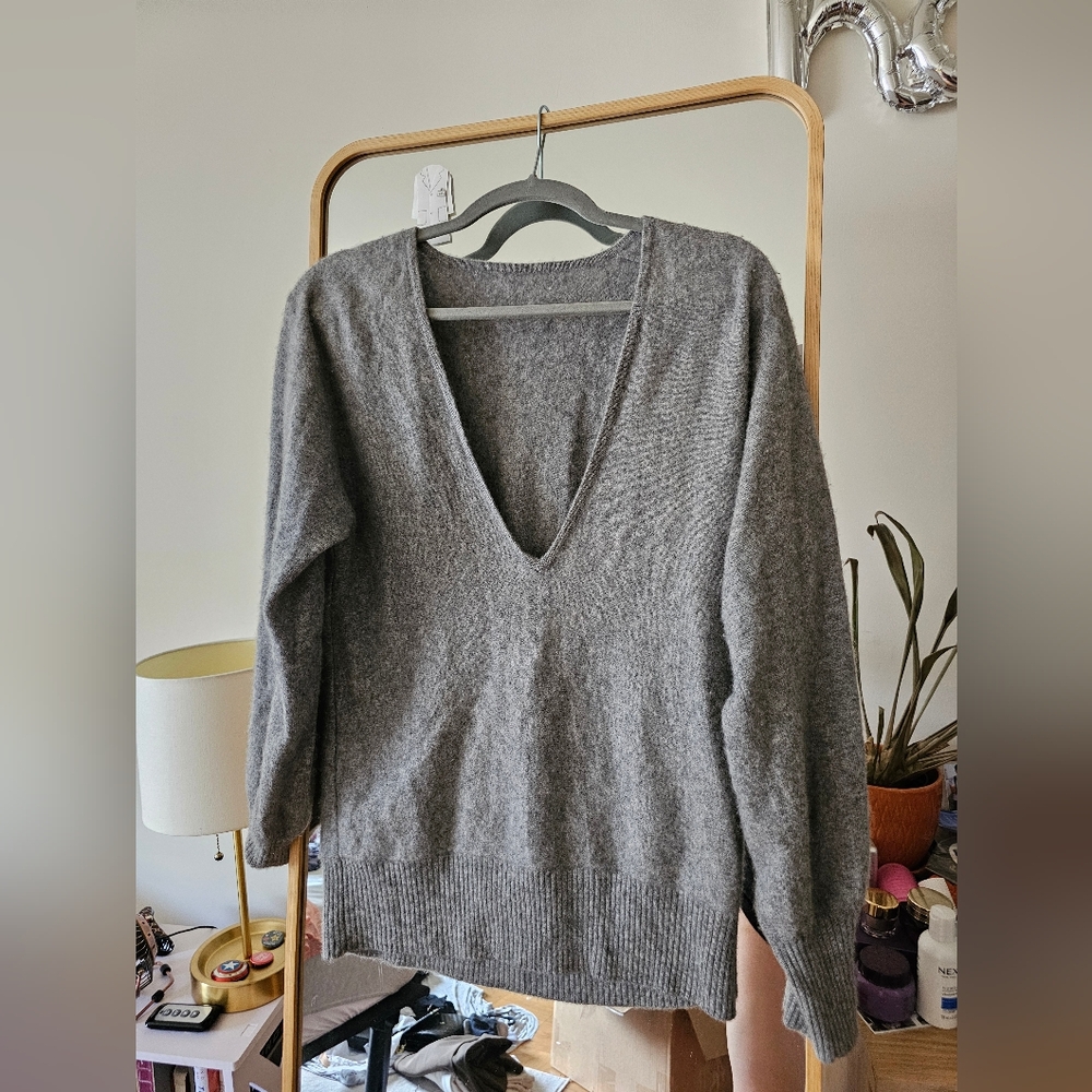 Cashmere V-Neck Sweater